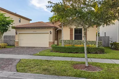 11725 SW 240th Ter, Homestead, FL 33032 - Photo 2