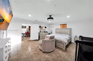 9940 SW 72nd St, Miami, FL 33173 - Photo 2