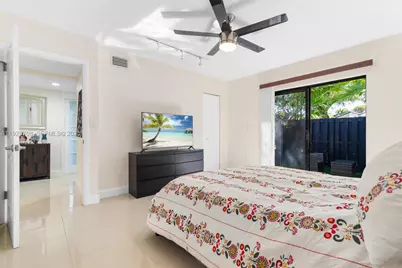 371 Fairway Cir #56, Weston, FL 33326 - Photo 18