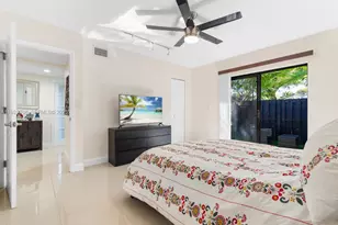 371 Fairway Cir, Weston, FL 33326 - Photo 18