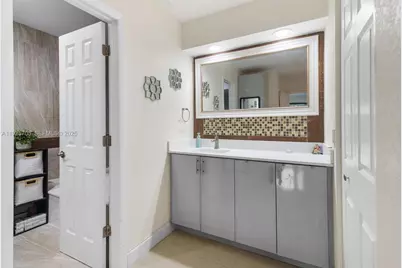 371 Fairway Cir #56, Weston, FL 33326 - Photo 8