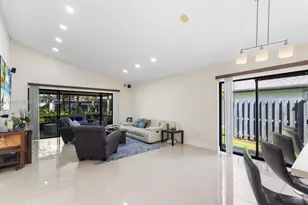 371 Fairway Cir, Weston, FL 33326 - Photo 12