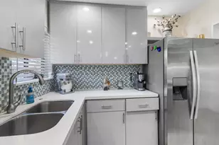 371 Fairway Cir, Weston, FL 33326 - Photo 22