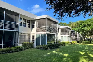 4280 Oaks Terrace, Pompano Beach, FL 33069 - Photo 2