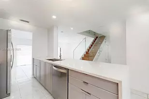 8212 NW 8th Pl, Plantation, FL 33324 - Photo 6