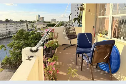 401 Golden Isles Dr #512, Hallandale Beach, FL 33009 - Photo 24