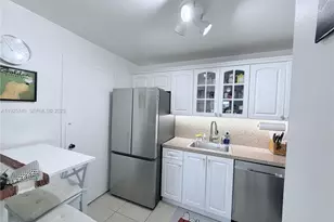 401 Golden Isles Dr, Hallandale Beach, FL 33009 - Photo 24