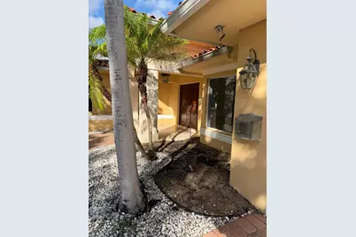 2015 Arch Creek Dr #hse, North Miami, FL 33181 - Photo 6