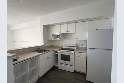 5085 NW 7th St #1509, Miami, FL 33126 - Photo 4