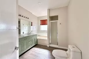 10866 NW 51st Ln, Doral, FL 33178 - Photo 10