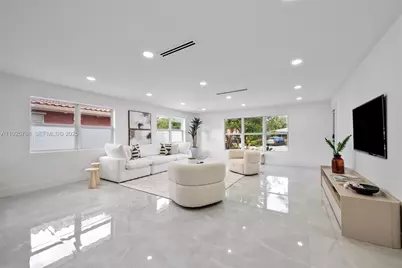 1218 Lincoln St, Hollywood, FL 33019 - Photo 4