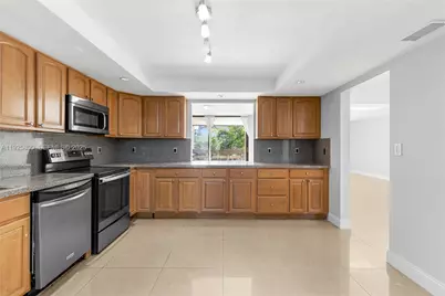 120 SW 96th Ter #204, Plantation, FL 33324 - Photo 14