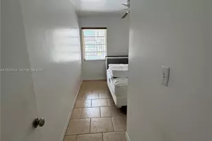 13846 Kendale Lakes Dr, Miami, FL 33183 - Photo 8