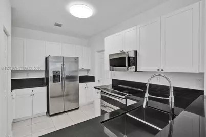 7257 NW 113th Ct, Doral, FL 33178 - Photo 14