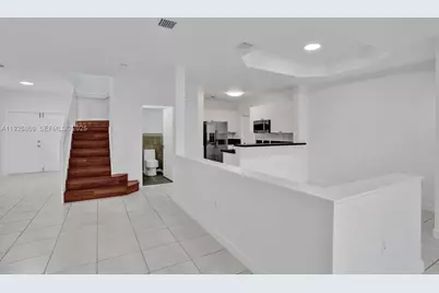 7257 NW 113th Ct, Doral, FL 33178 - Photo 10