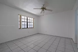 9098 NW 114th St, Hialeah Gardens, FL 33018 - Photo 10