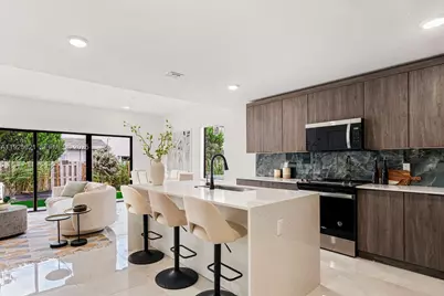 1302 NW 5 St, Florida City, FL 33034 - Photo 2