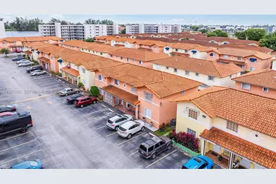 10101 W Okeechobee Rd #13202, Hialeah Gardens, FL 33016 - Photo 4