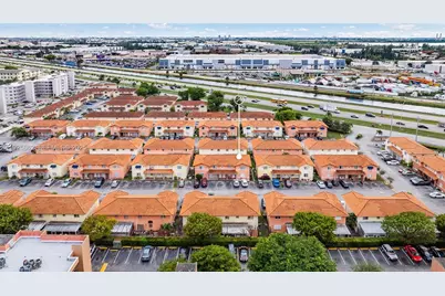 10101 W Okeechobee Rd #13202, Hialeah Gardens, FL 33016 - Photo 8