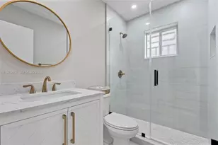 10101 W Okeechobee Rd, Hialeah Gardens, FL 33016 - Photo 30