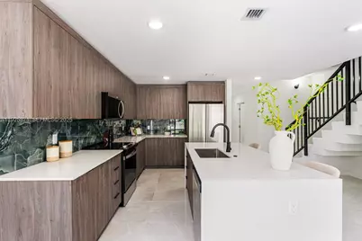 1426 NW 5 St, Florida City, FL 33034 - Photo 6