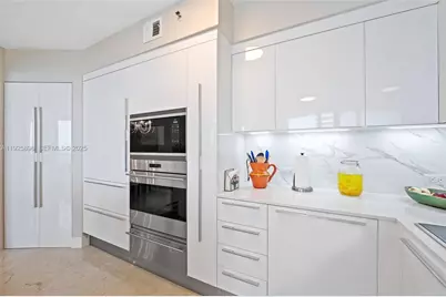 19333 E Collins Ave #1402, Sunny Isles Beach, FL 33160 - Photo 16