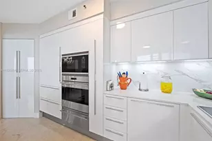 19333 E Collins Ave, Sunny Isles Beach, FL 33160 - Photo 16