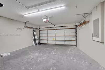 9012 S Lake Park Cir S, Davie, FL 33328 - Photo 50