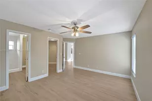 9012 S Lake Park Cir S, Davie, FL 33328 - Photo 42