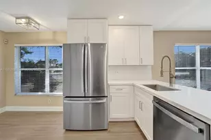 9012 S Lake Park Cir S, Davie, FL 33328 - Photo 20