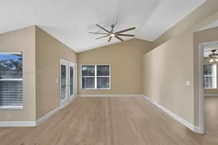 9012 S Lake Park Cir S, Davie, FL 33328 - Photo 6