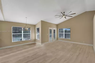 9012 S Lake Park Cir S, Davie, FL 33328 - Photo 1