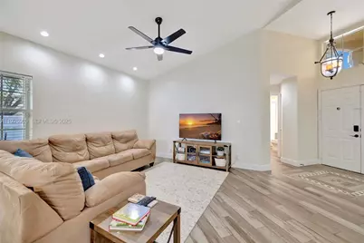 396 Bedford Ave, Weston, FL 33326 - Photo 18