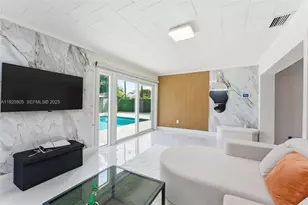 251 N 71st Ave, Hollywood, FL 33024 - Photo 10