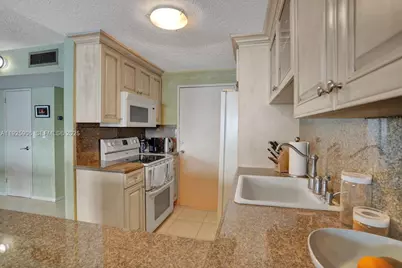 1228 West Ave #1002, Miami Beach, FL 33139 - Photo 14
