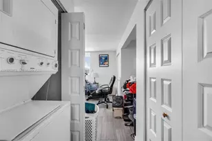 141 SE 3rd Ave, Dania Beach, FL 33004 - Photo 18