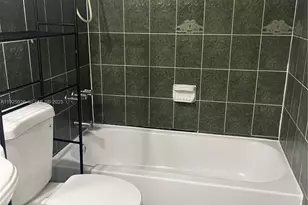 10000 NW 80th Ct, Hialeah Gardens, FL 3301 - Photo 12
