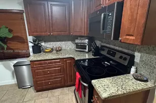 10161 SW 137th Ct, Miami, FL 33186 - Photo 12