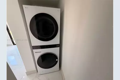 3527 NW 17th St, Miami, FL 33125 - Photo 16