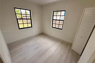 3527 NW 17th St, Miami, FL 33125 - Photo 12