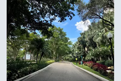 2000 Towerside Ter #1905, Miami, FL 33138 - Photo 20