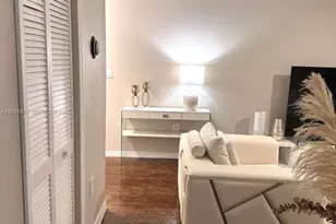 220 SW 116th Ave, Pembroke Pines, FL 33025 - Photo 6