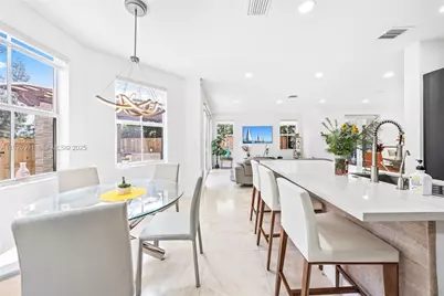 6933 NW 104th Ct, Doral, FL 33178 - Photo 28
