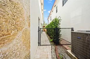 6933 NW 104th Ct, Doral, FL 33178 - Photo 14