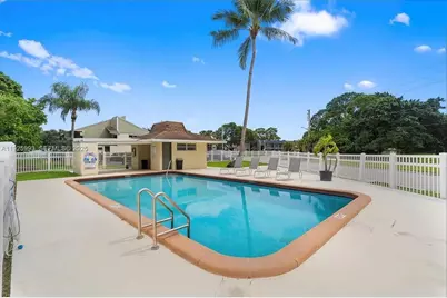 8105 Lagos De Campo Blvd #J-2, Tamarac, FL 33321 - Photo 26