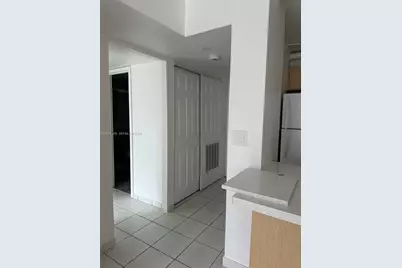 210 172nd St #542, Sunny Isles Beach, FL 33160 - Photo 4