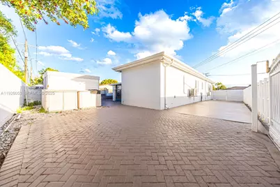 9365 SW 44th St, Miami, FL 33165 - Photo 22