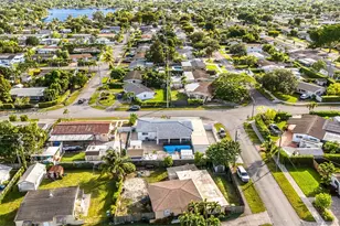 9365 SW 44th St, Miami, FL 33165 - Photo 6