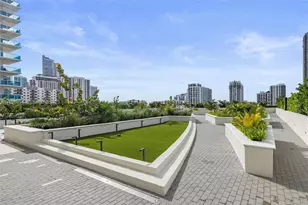 665 NE 25th St, Miami, FL 33137 - Photo 32