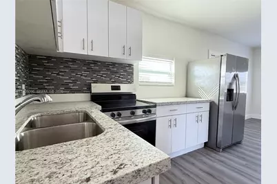 2630 SW 31st Pl #B, Miami, FL 33133 - Photo 2
